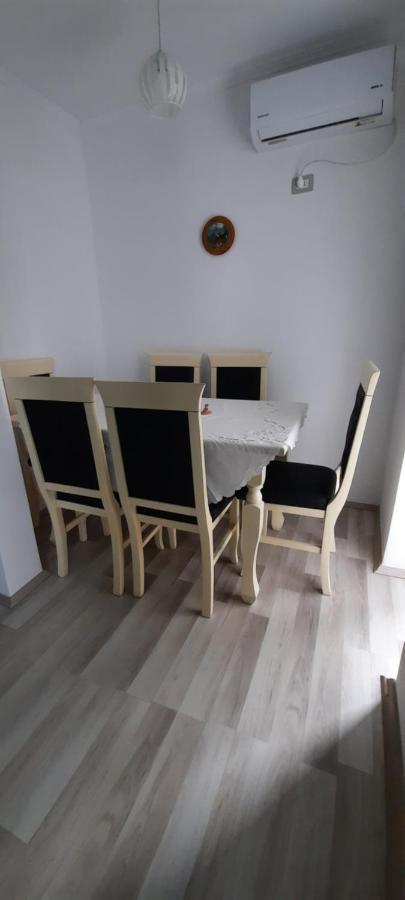 Apartament Clara Permet Apartment Bagian luar foto